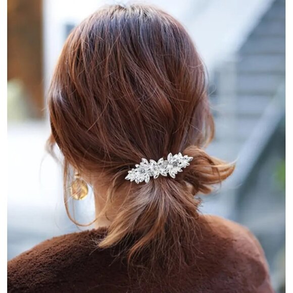 2 pc Elegant Crystal Bridal Hair Clip Shrapnel Glittery Leaf Design Suitable new - Picture 5 of 12